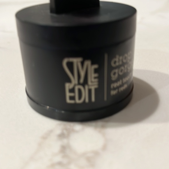 Root touch-up - Picture 2 of 4